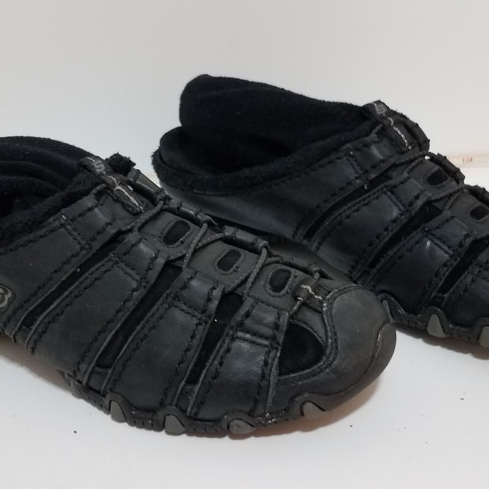 Sketchers slip-on sneakers SZ 7.5